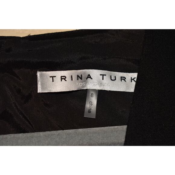 TRINA TURK $298 Black Short Sleeve Ponte‎ Knit Fit & Flare Dress V-Neck Size 8 - Picture 3 of 3